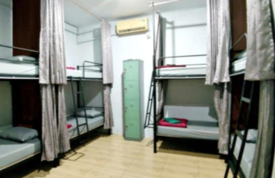 Belitung Backpacker Apartment Танджунгпандан Екстериор снимка