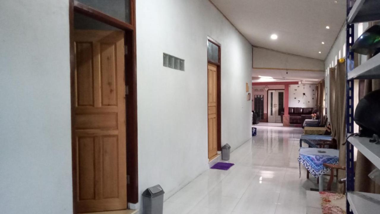 Belitung Backpacker Apartment Танджунгпандан Екстериор снимка