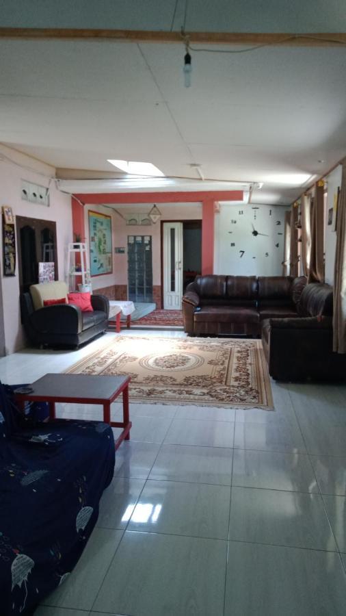 Belitung Backpacker Apartment Танджунгпандан Екстериор снимка