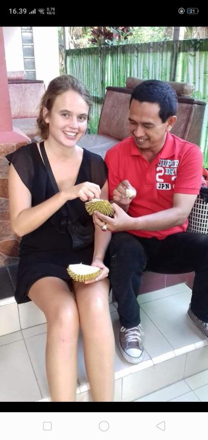 Belitung Backpacker Apartment Танджунгпандан Екстериор снимка