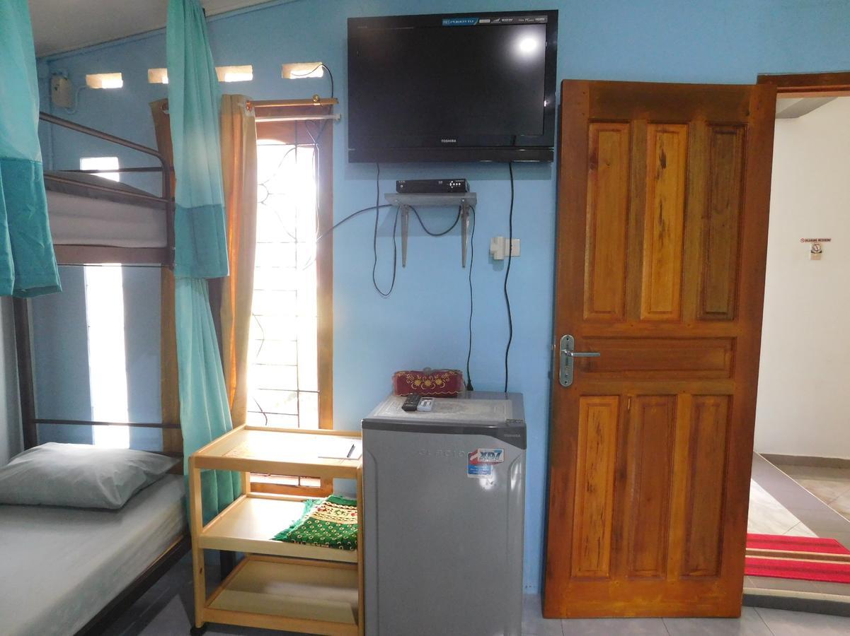 Belitung Backpacker Apartment Танджунгпандан Екстериор снимка
