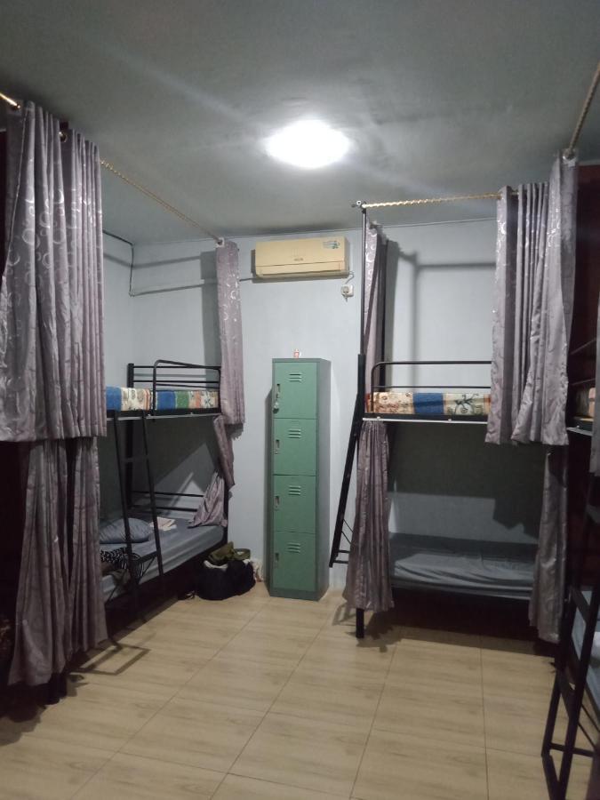Belitung Backpacker Apartment Танджунгпандан Екстериор снимка
