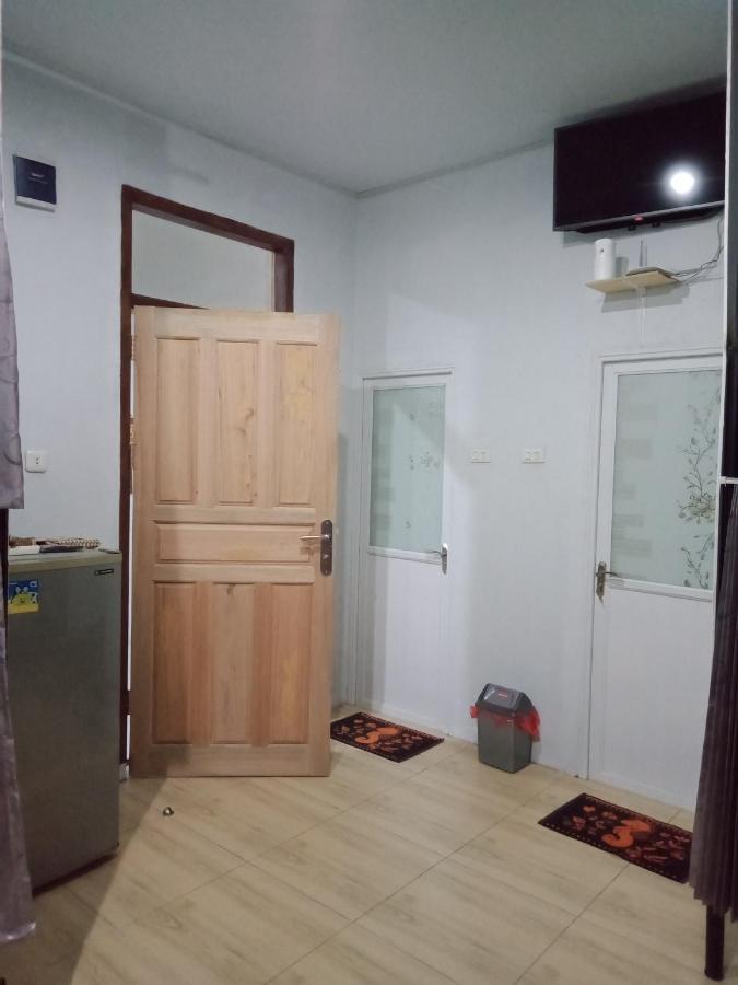 Belitung Backpacker Apartment Танджунгпандан Екстериор снимка